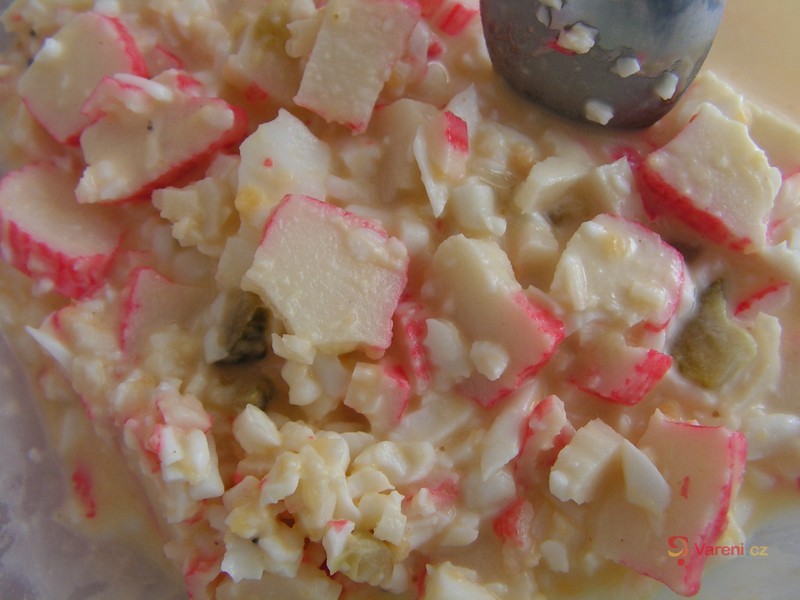 Krabí salát s majonézou - fotografie 2