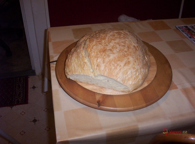 Levný domácí chléb - fotografie 5
