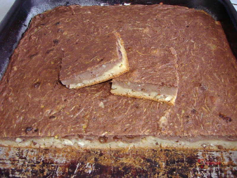 Dvoubarevný koláč z cukety - fotografie 3