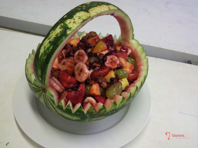Ovocný košík z melounu