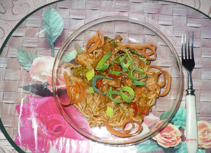 Rychlé čínské nudle - fotografie 2