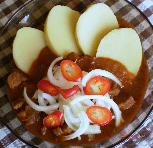 Maďarský vepřový guláš - fotografie 3