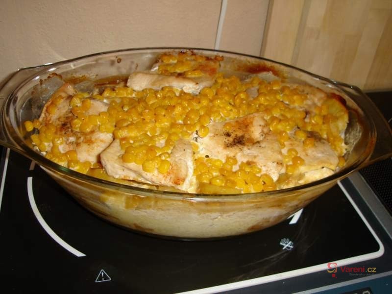 Zapékané brambory s masem a kukuřicí - fotografie 2