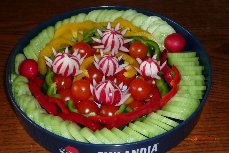 Pestrý zeleninový talíř