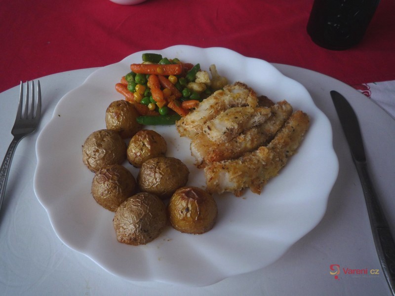 Domácí rybí prsty s pečenými brambory - fotografie 2