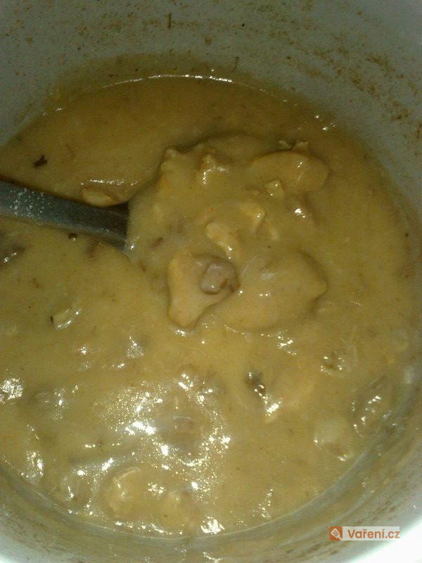 Vepřové kostky na houbách