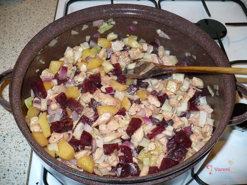 Zeleninový boršč s masem - fotografie 5