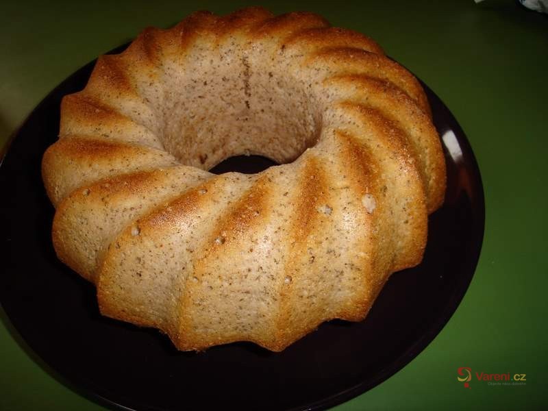 Šlehačková bábovka s ořechy - fotografie 3