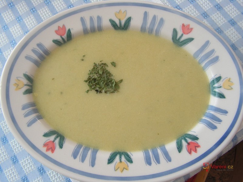 Brokolicová polévka s hráškem - fotografie 2