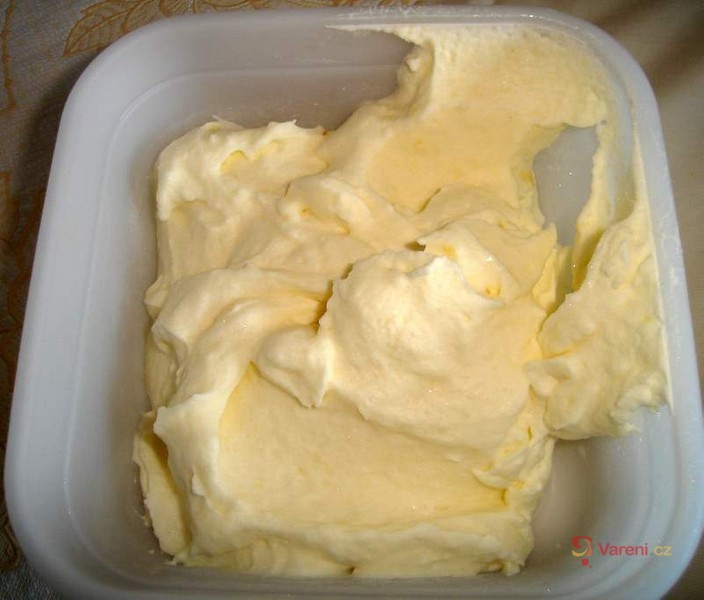 Lehká vanilková zmrzlina - fotografie 2