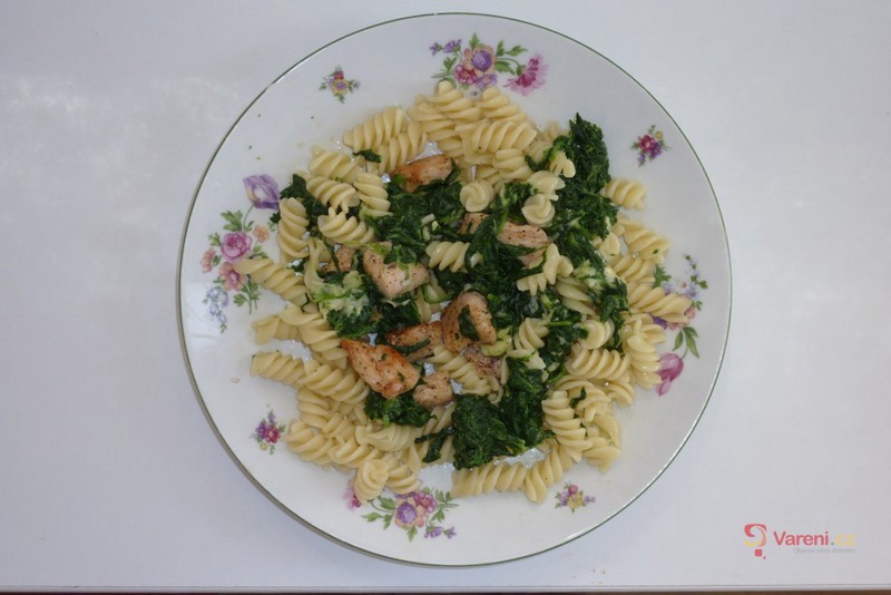 Lehké těstoviny se špenátem - fotografie 2