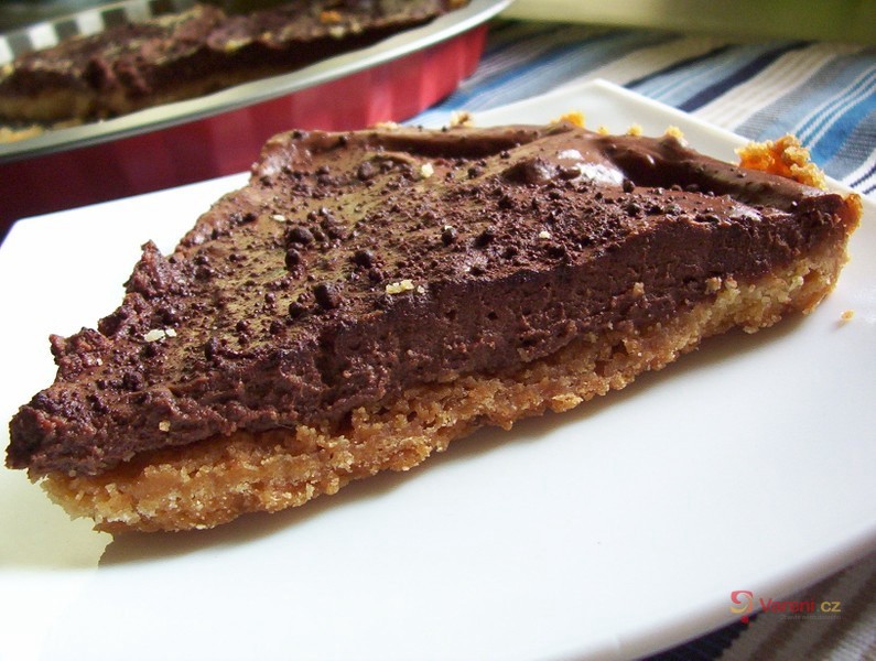 Drobenkový koláč s čokoládovým krémem