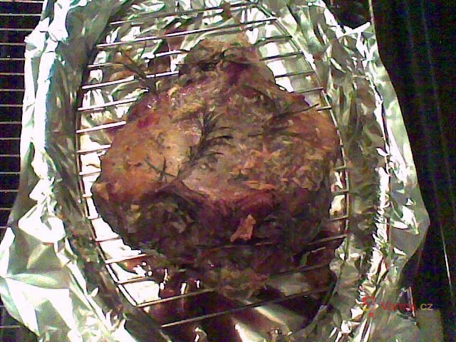 Jehněčí kýta pomalu pečená - fotografie 4