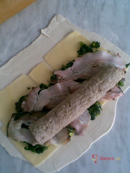 Slaný závin s mletým masem - fotografie 4