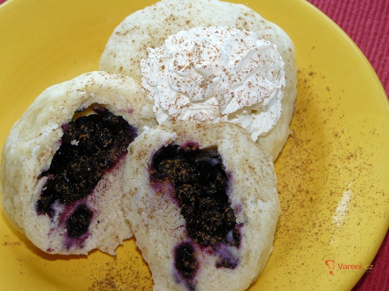Kynuté borůvkové knedlíky - fotografie 3