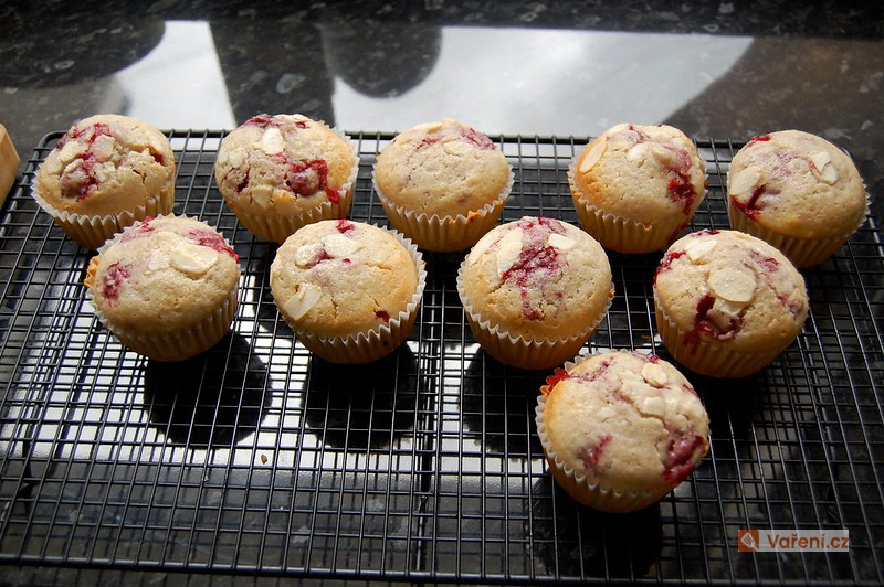 Jogurtové muffiny s malinami