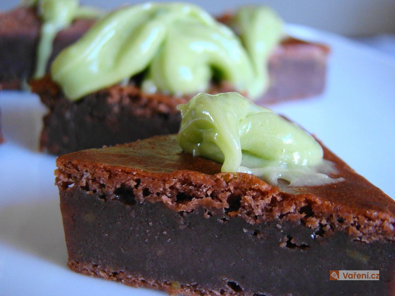 Čokoládový brownies s avokádem