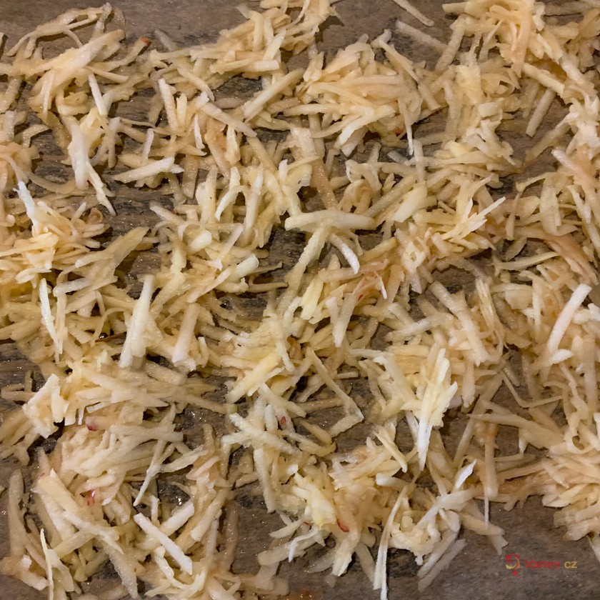 Vynikající jablková roláda - fotografie 2