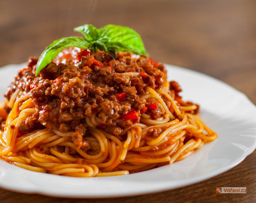 Špagety s pikantní omáčkou
