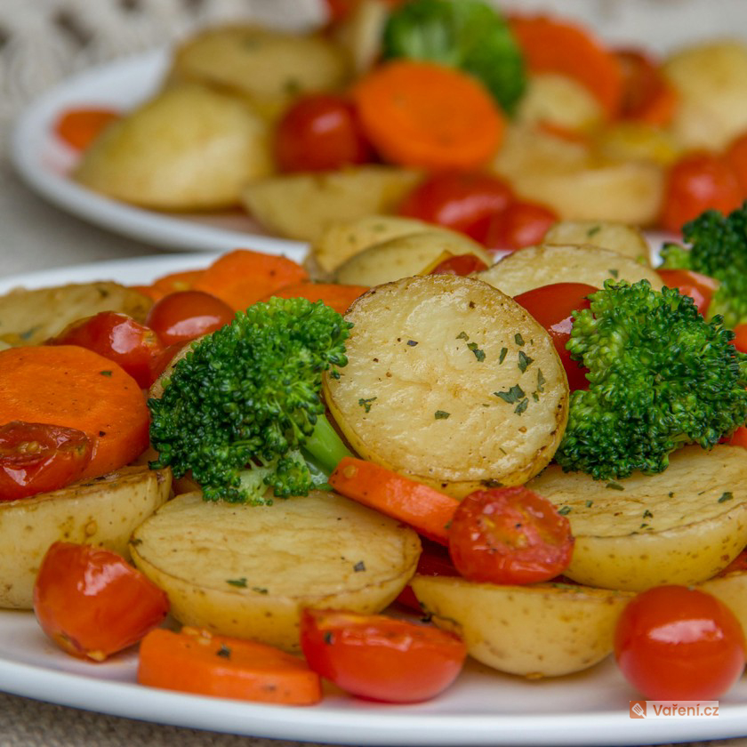 Opečené brambory se zeleninou