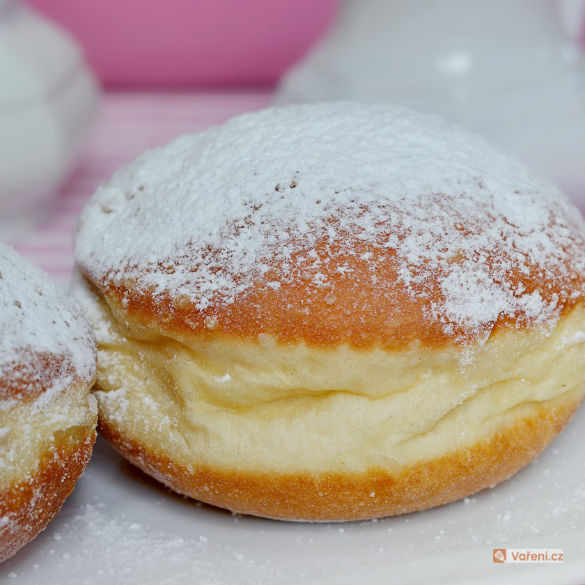 Koblihy s ořechovou náplní