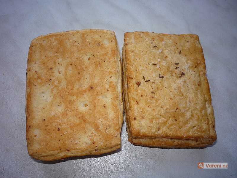 Kuchařka Křupavé recepty: Škvarkové pagáče, Quiche, Bramboráky