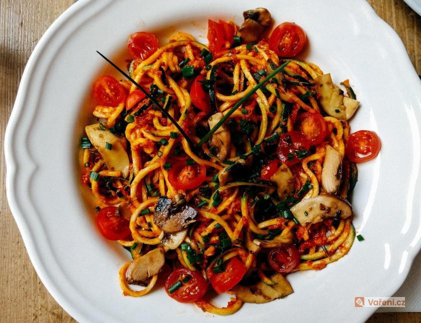 Zeleninové špagety se žampiony