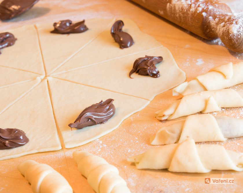 Nutellové rohlíčky z listového těsta