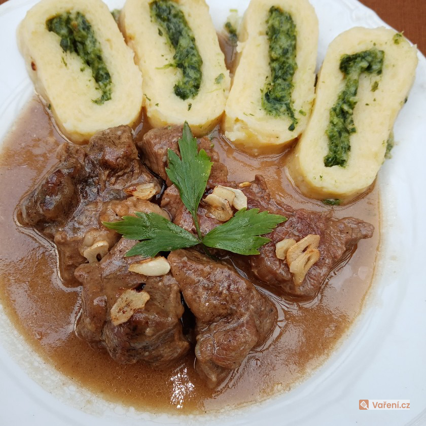 Dušené hovězí na česneku - fotografie 2