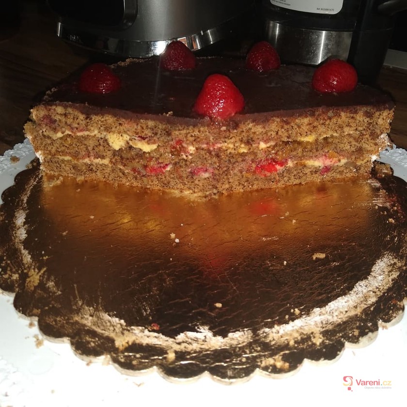 Ořechový dort s máslovým krémem - fotografie 4