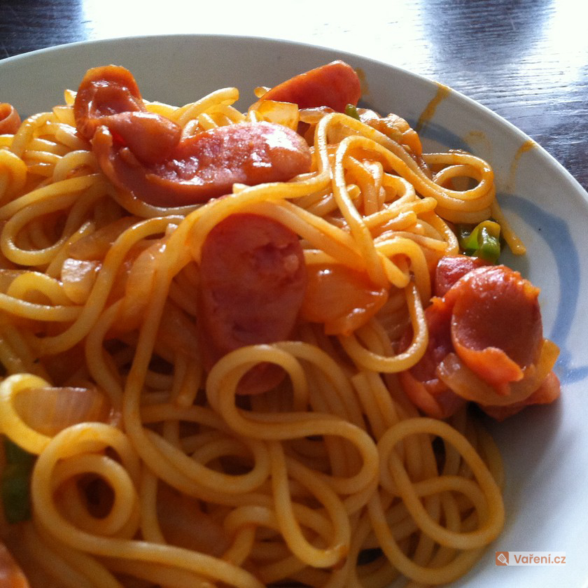 Špagety s kávovou omáčkou