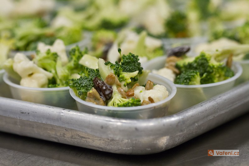 Jednoduchý brokolicový salát