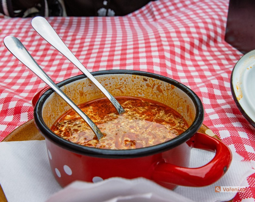 Zelňačka s uzeným kolenem