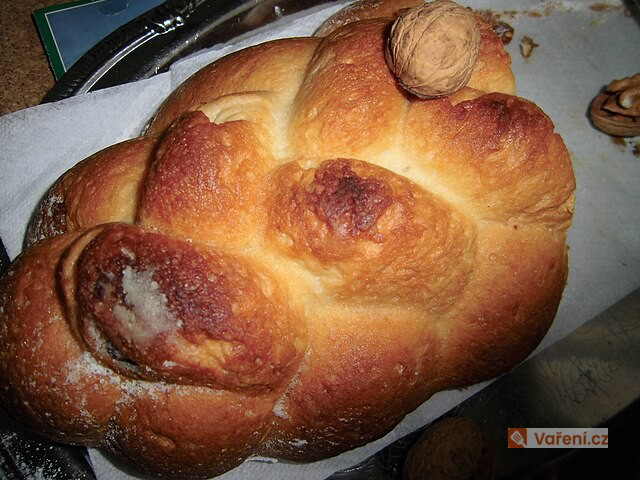 Hrnková vánočka s brusinkami