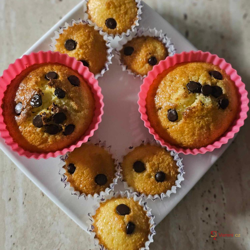 Výborné muffiny s kousky čokolády - fotografie 5