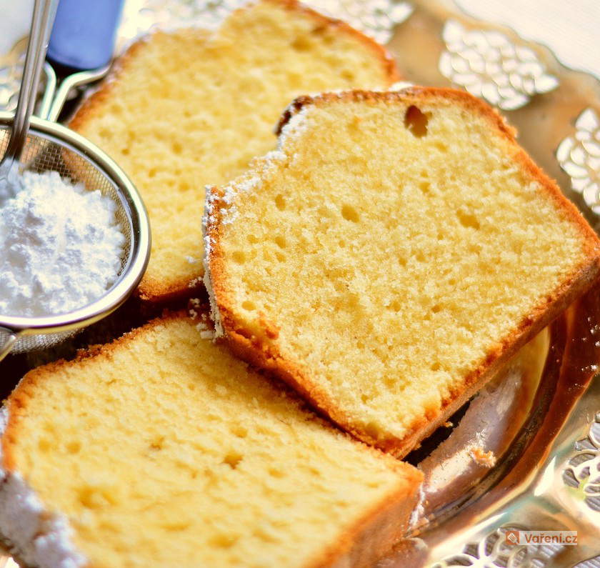 Olejová hrníčková bábovka