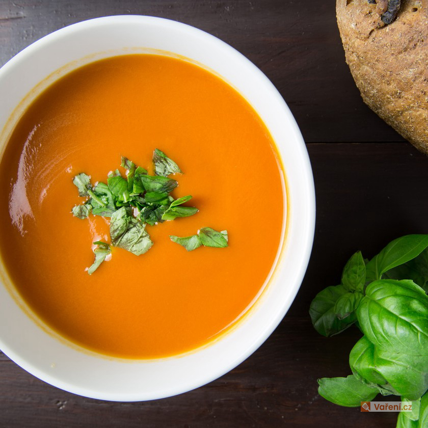 Rajská polévka s vlasovými nudlemi