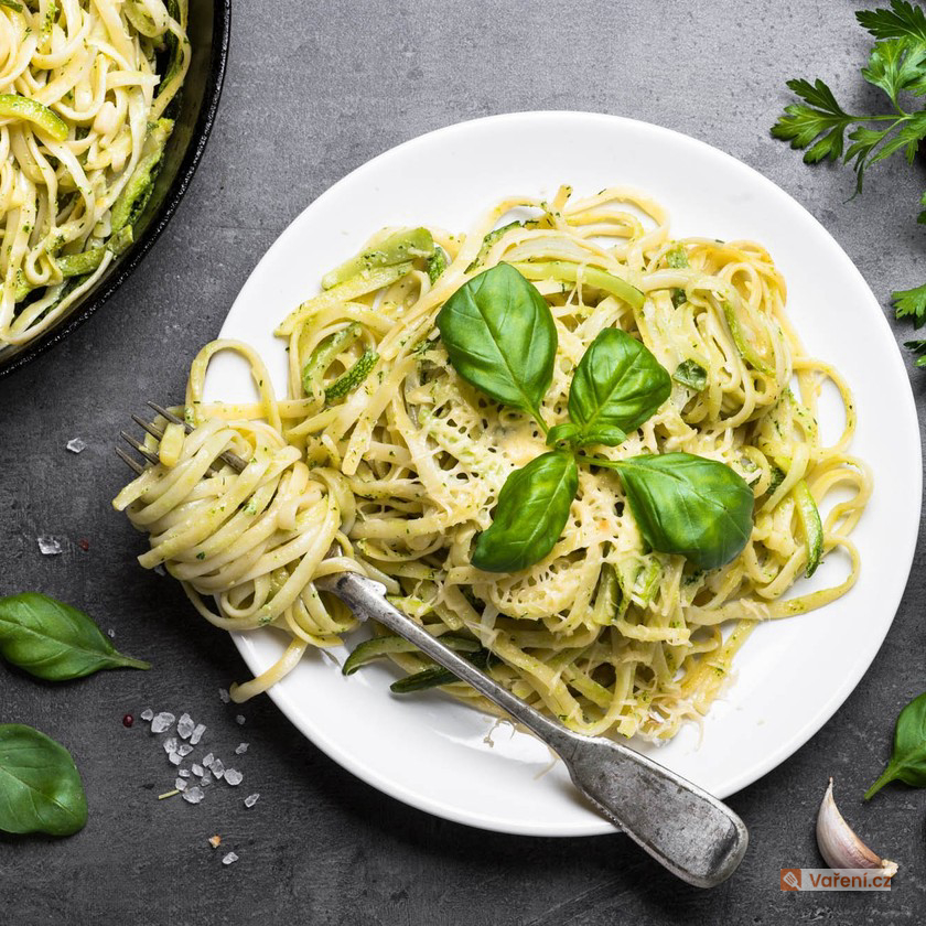 Špagety s česnekem