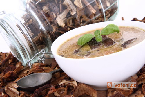 Vánoční houbová polévka