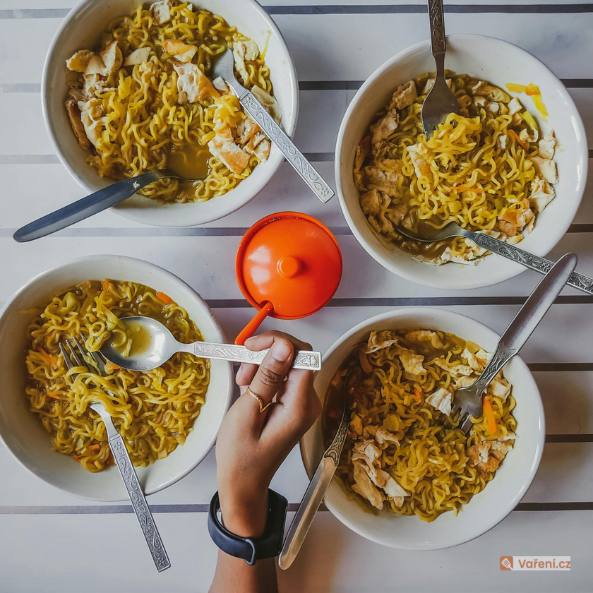 Rychlá polévka s čínskými nudlemi