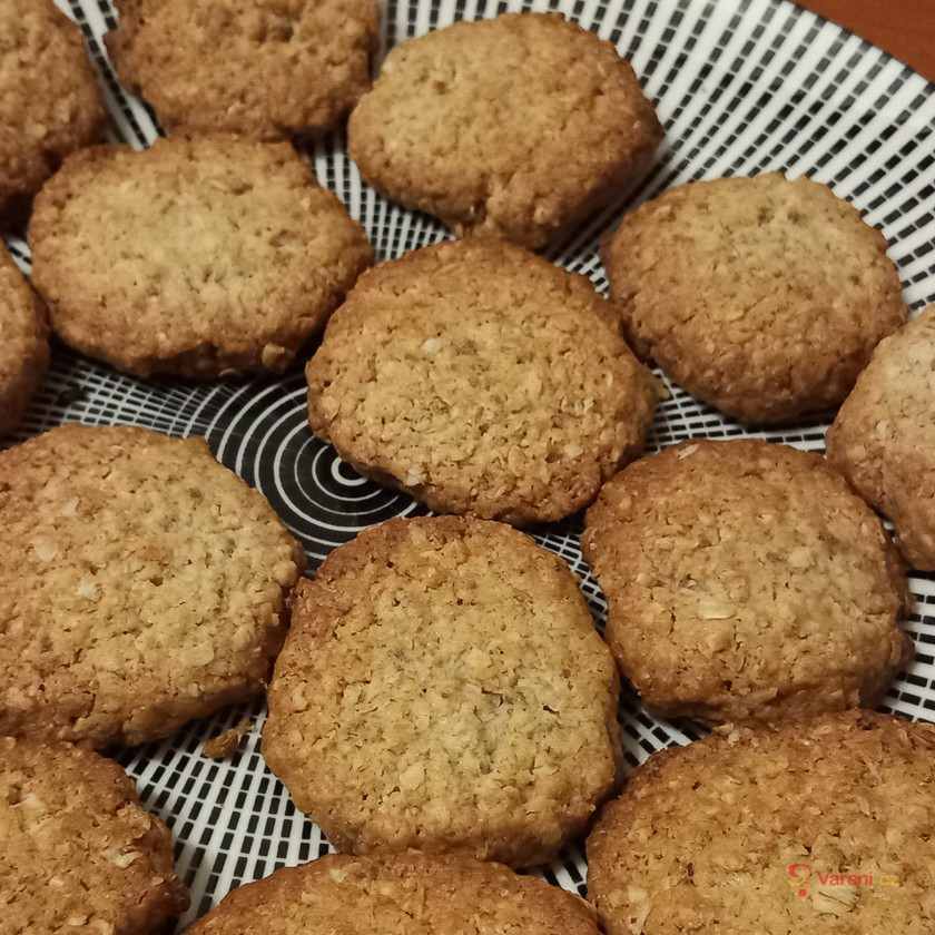 Sušenky z ovesných vloček - fotografie 2