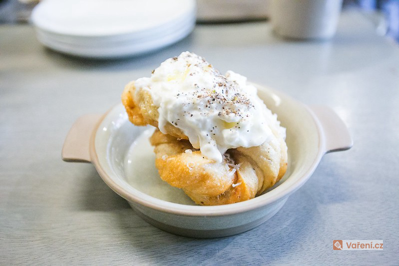 Česnekovo-sýrová pomazánka s tvarohem