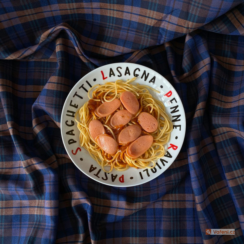 Špagety se salámem