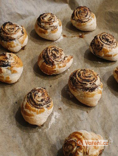 Jemná máslová vosí hnízda