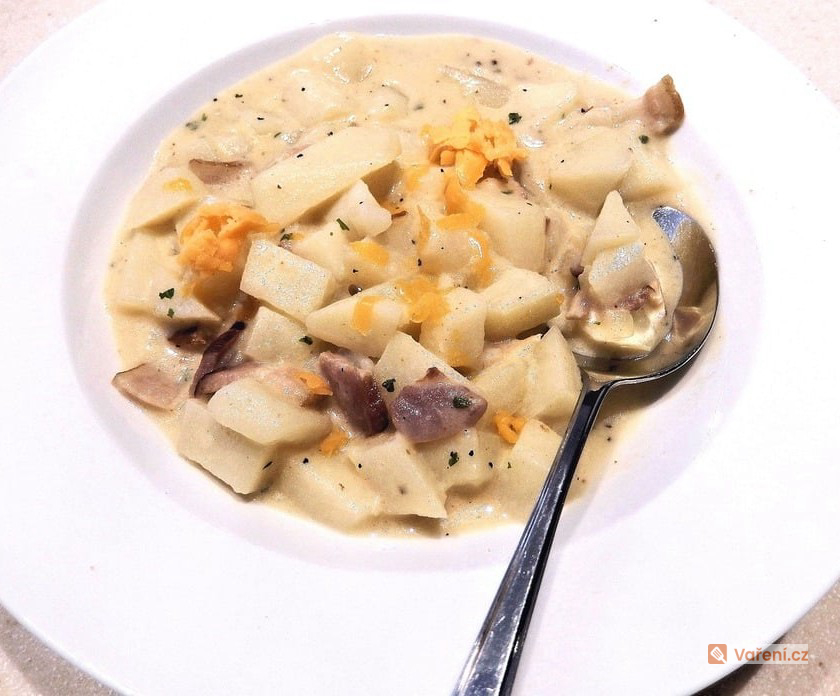 Kmínová polévka s nočky