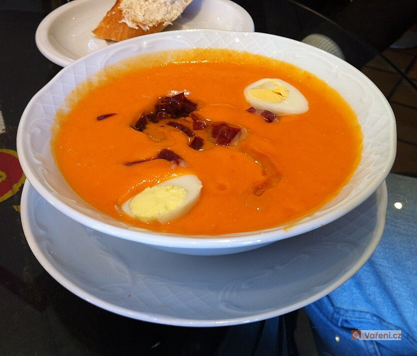Portugalská rajčatová polévka