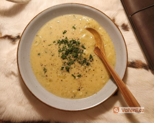 Snadná květáková polévka