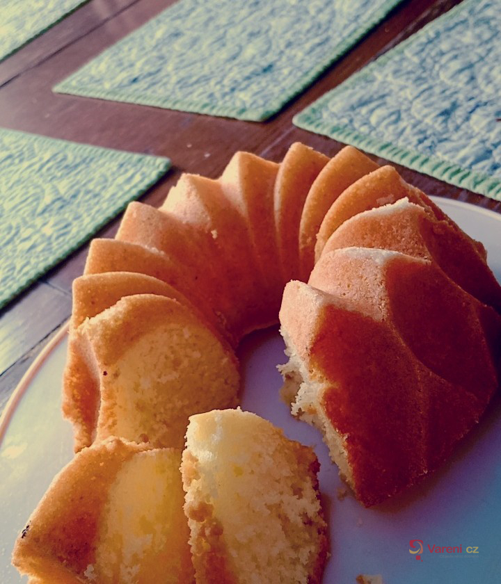 Citronová bábovka s jogurtem - fotografie 2