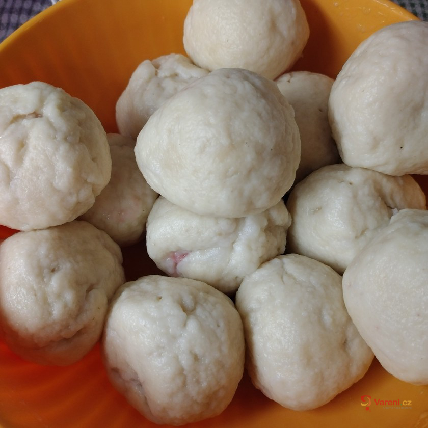 Ovocné kynuté knedlíky bez vážení - fotografie 2