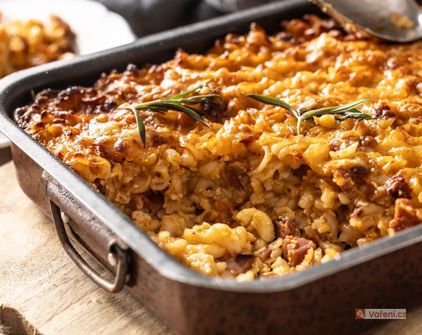 Zapečené fleky s uzeninou a zeleninou